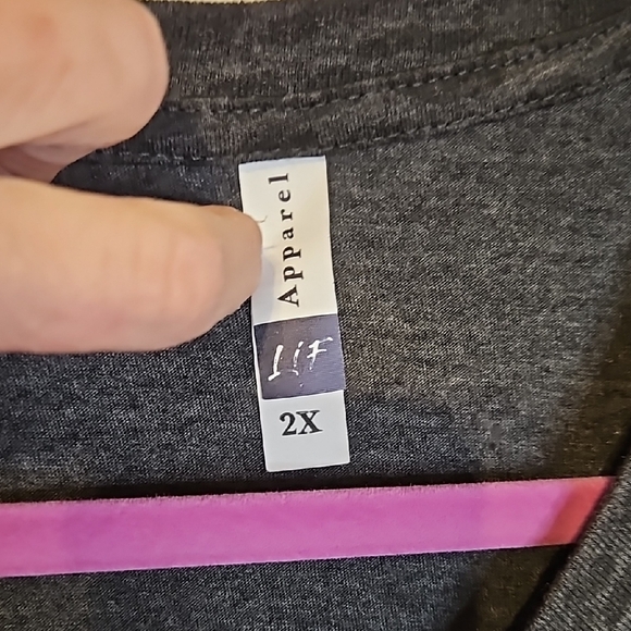 Apparel Lif, Black and gray animal print Graphic ladies Shirt size 2X - Picture 2 of 8